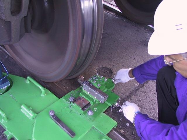 wheels machining on the rails done easy with 1AK200 wheel lathe